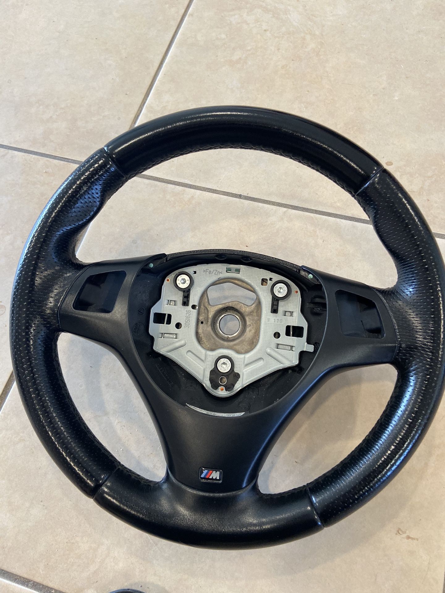 BMW 2011 135i M Package steering wheel
