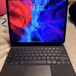 iPad Pro 12.9 In. 128gb + Apple Magic Keyboard +Apple Pencil Bundle
