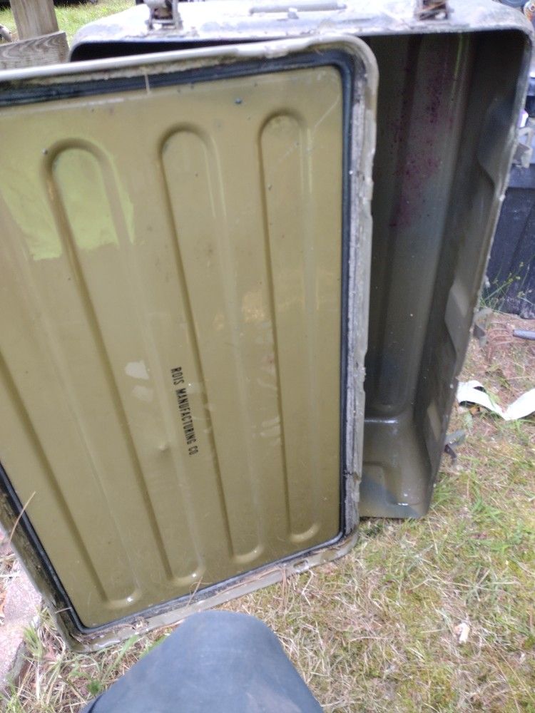 Vintage Army Foot Locker