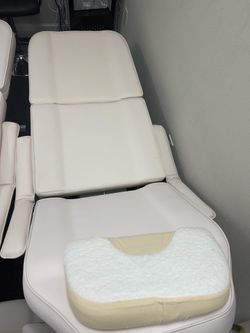 Massage bed
