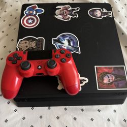 PS4 Slim 