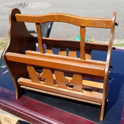 Wood magazine rack