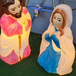 set of VINTAGE GENERAL FOAM PLASTICS BLOW MOLD NATIVITY