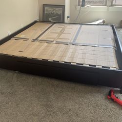 King Size 4 Drawer Frame With tuft And Needle Mattress