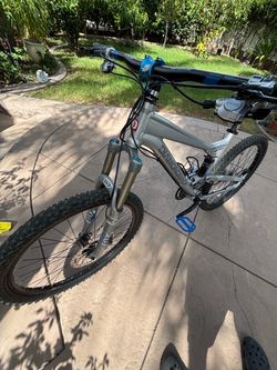 Diamondback Mission 2 full-suspension mountain bike