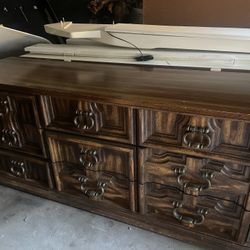 Dresser Set 