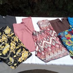 WOMEN'S LARGE AND ONE SIZE LEGGINGS BUNDLE ALL FOR $5