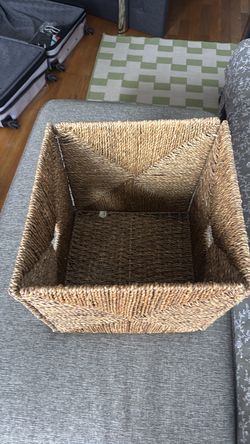 Storage basket