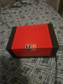 Tissot watch box (NO WATCH INCLUDED)