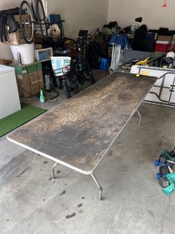 Folding table - 8ft