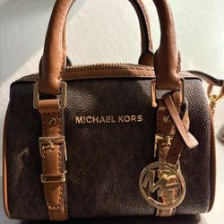 Micheal Kors XS Crossbody Bag