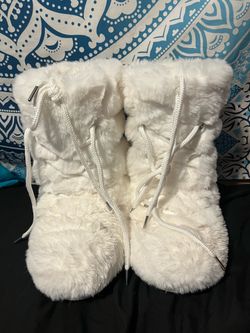 Snow boots