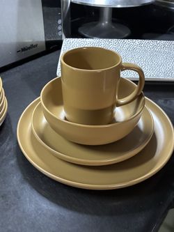 Beautiful set of dishes