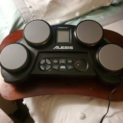 ALESIS DRUM SET MACHINE