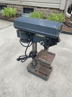 Drill Press / 5 speed / 8” / w/vise and drill bits
