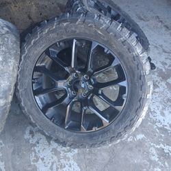 Chevy 33x 12.50 r22 factory cjevys 