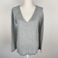 H&M v neck sweater- like new