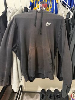 Men’s Nike hoodie black (medium)