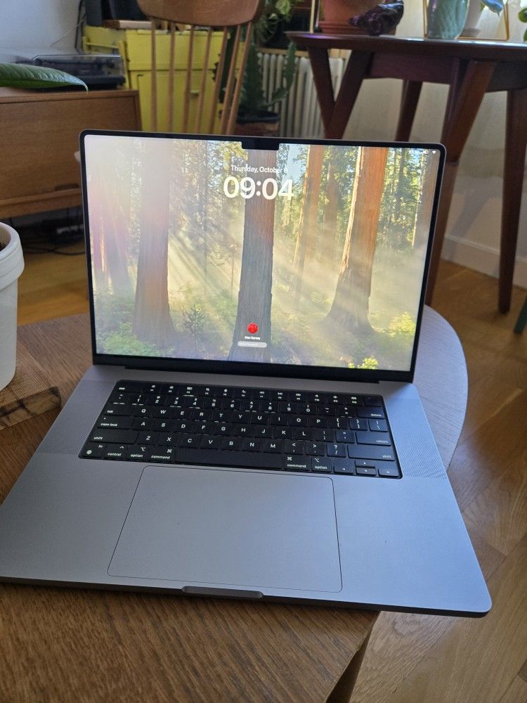 MacBook Pro M1 Chip 32Gb Ram 4TB Hard Drive Excellent Condition!!