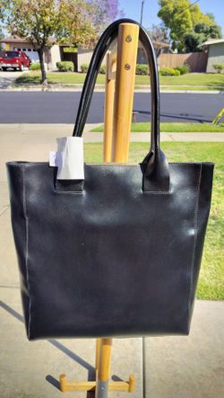 BCBG MaxAzria CLEO TOTE  Leather Black Shoulder Bag