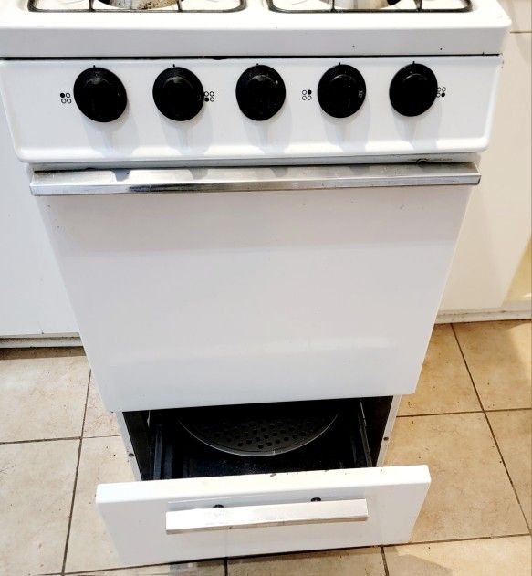 20" Magic Chef Gas Range Stove White