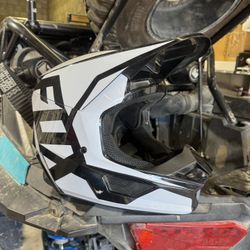 Fox Riding Helmet size Large Dirtbike Quad Sxs Moto Rzr Can Am