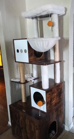 Cat tower / litter box