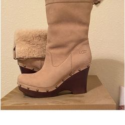 Ladies Uggs Boots Size 7