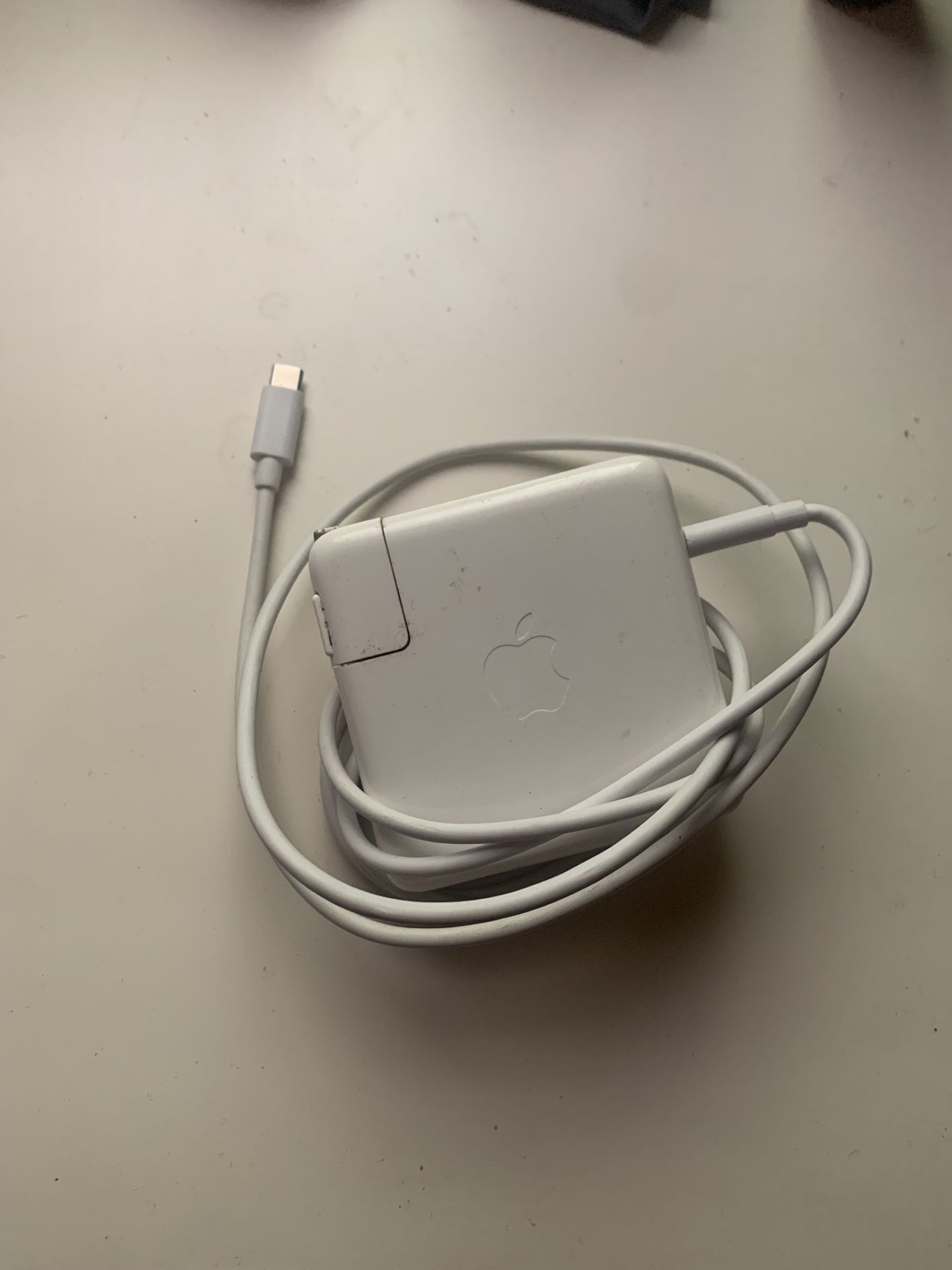 Apple 87W USB-C MacBook Pro Charger – Original