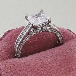 New 18k White Gold Engagement Ring 