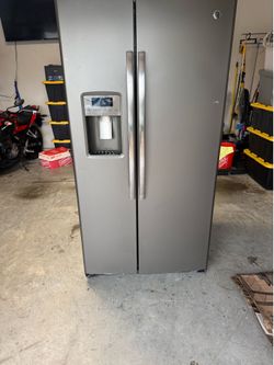 GE GSS25GMHECES SIDE BY SIDE