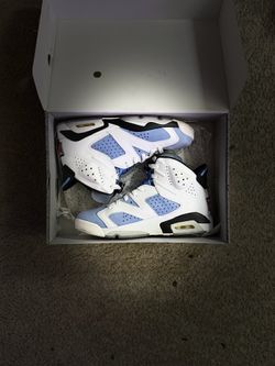 Air Jordan 6 University Blue