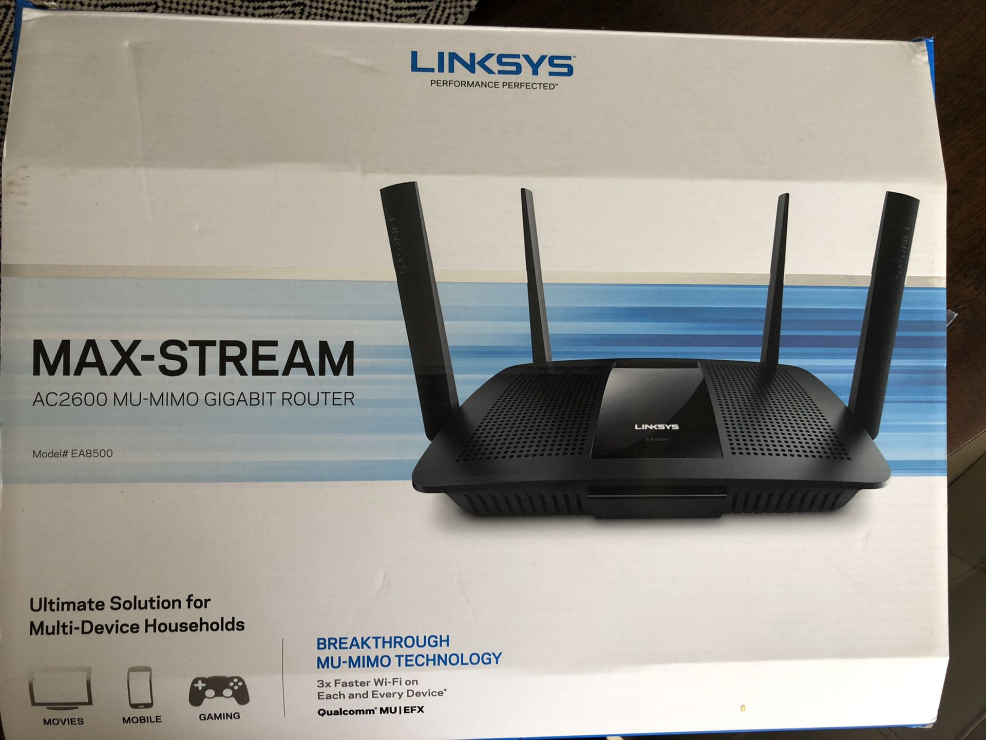 WiFi Router: LINKSYS MAX-Stream AC2600