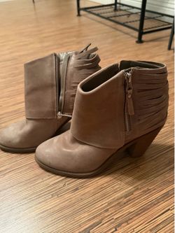 Jessica Simpson tan leather boots