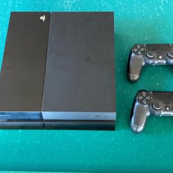 PS4 ORIGINAL 500GB CUH-1001A with 2 Controllers And Associated Cables