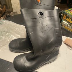 Rain Boots (new)Dunlop   USA  Steel Toes  