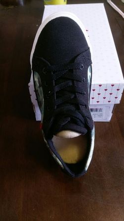 Size 2 kids ugg shoes