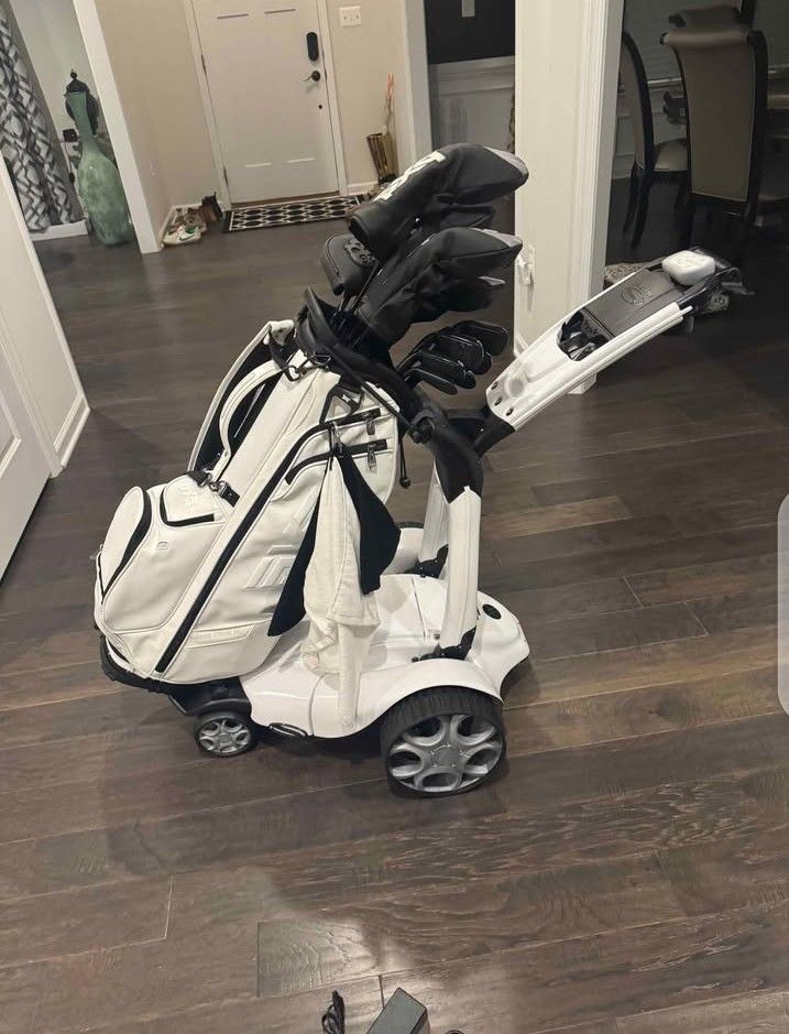 Brand New Stewart X9 Follow. Never Used Golf Caddie