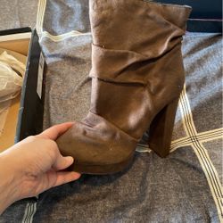 Brand New 8.5 Womens Boots $20