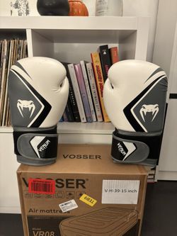 Venum Contender 2.0 Boxing Gloves – 16 oz