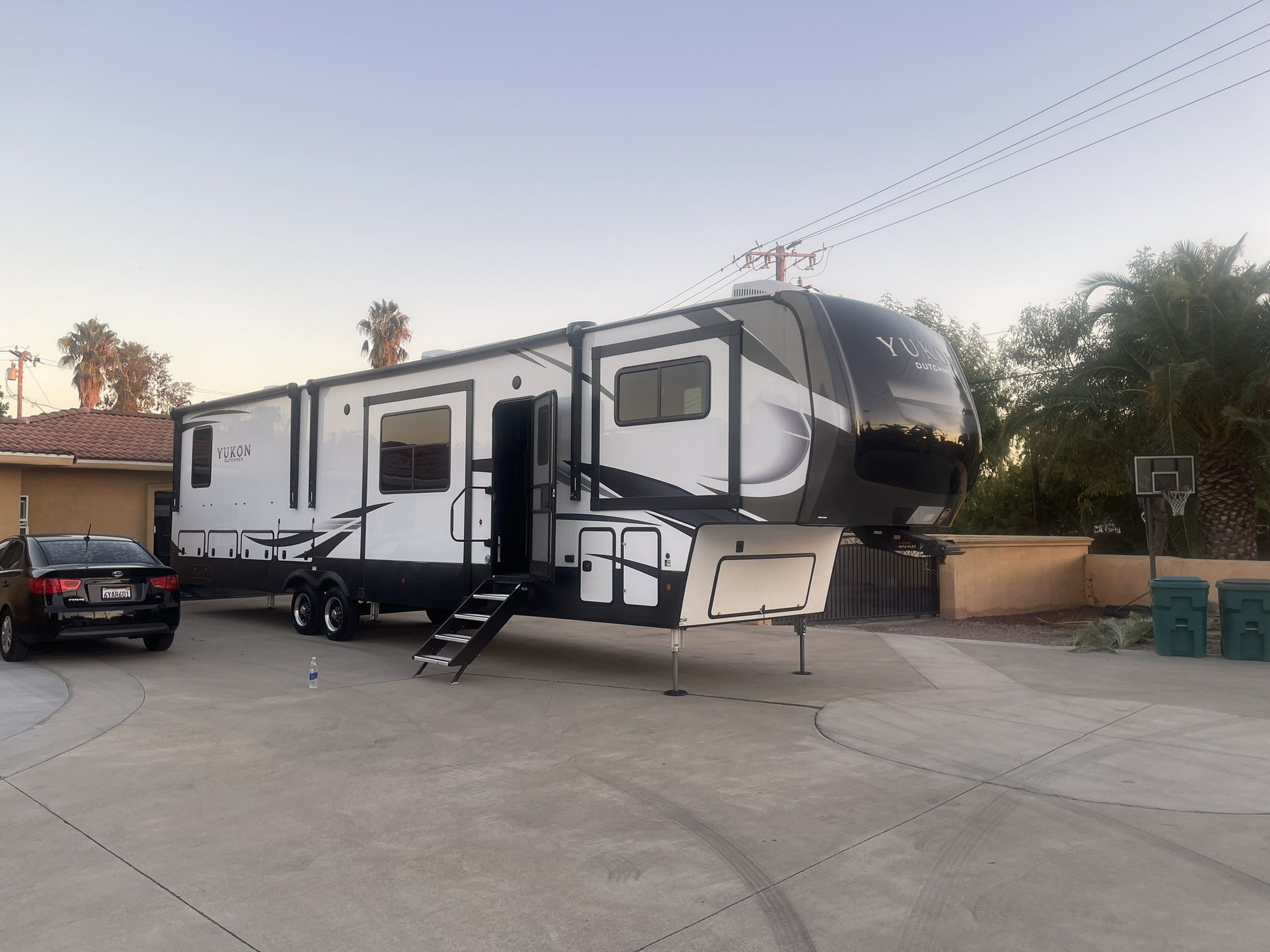 2022 Yukon Dutchmen Fifth Wheel 421fl
