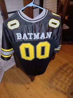 Men's Size Medium Batman Jersey for Sale in Killeen, TX - OfferUp