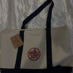 LARGE TRADER JOES TOTE BAG. (NEVER USED )
