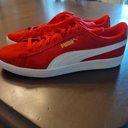 Red Puma Sneakers 