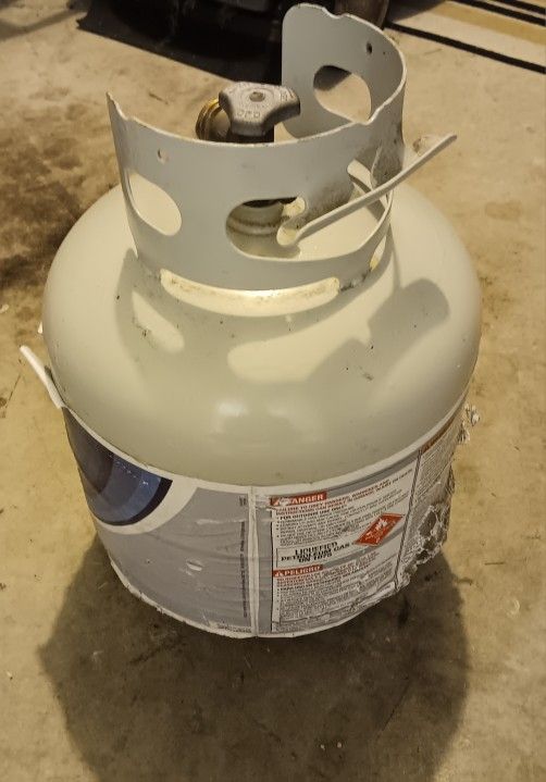 BLUE RHINO 20lb Tank Already full with Propane