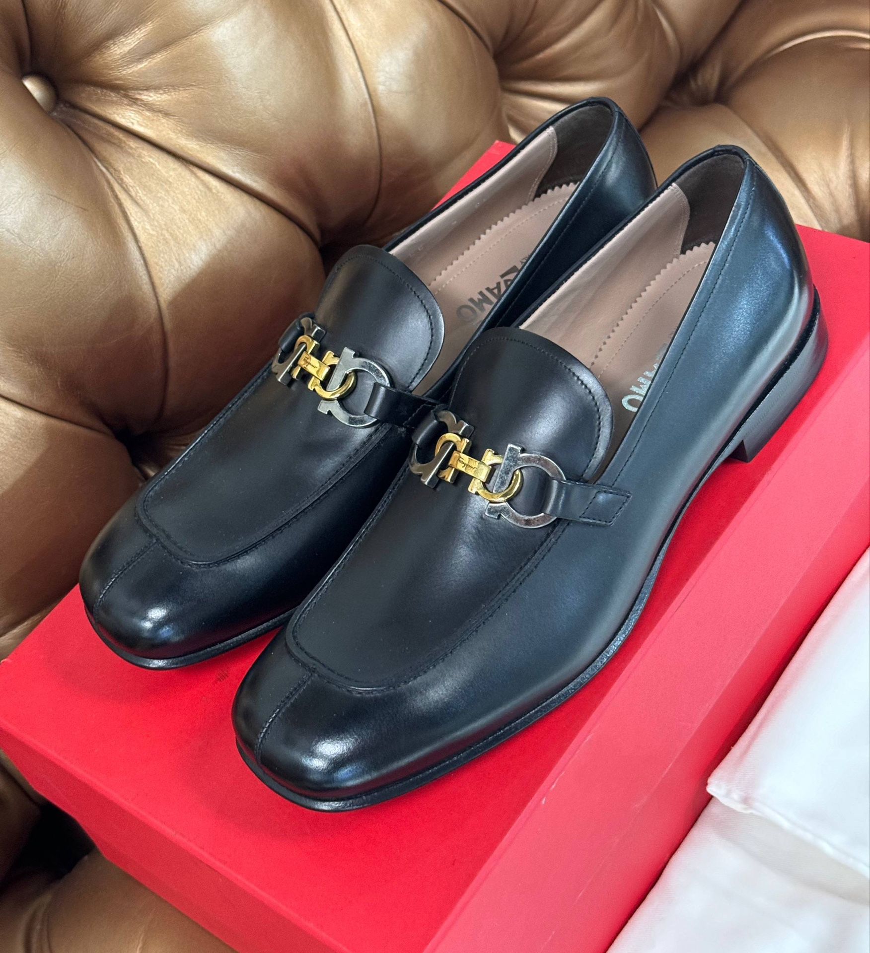 NEW Salvatore Ferragamo Gancini square toe black leather 