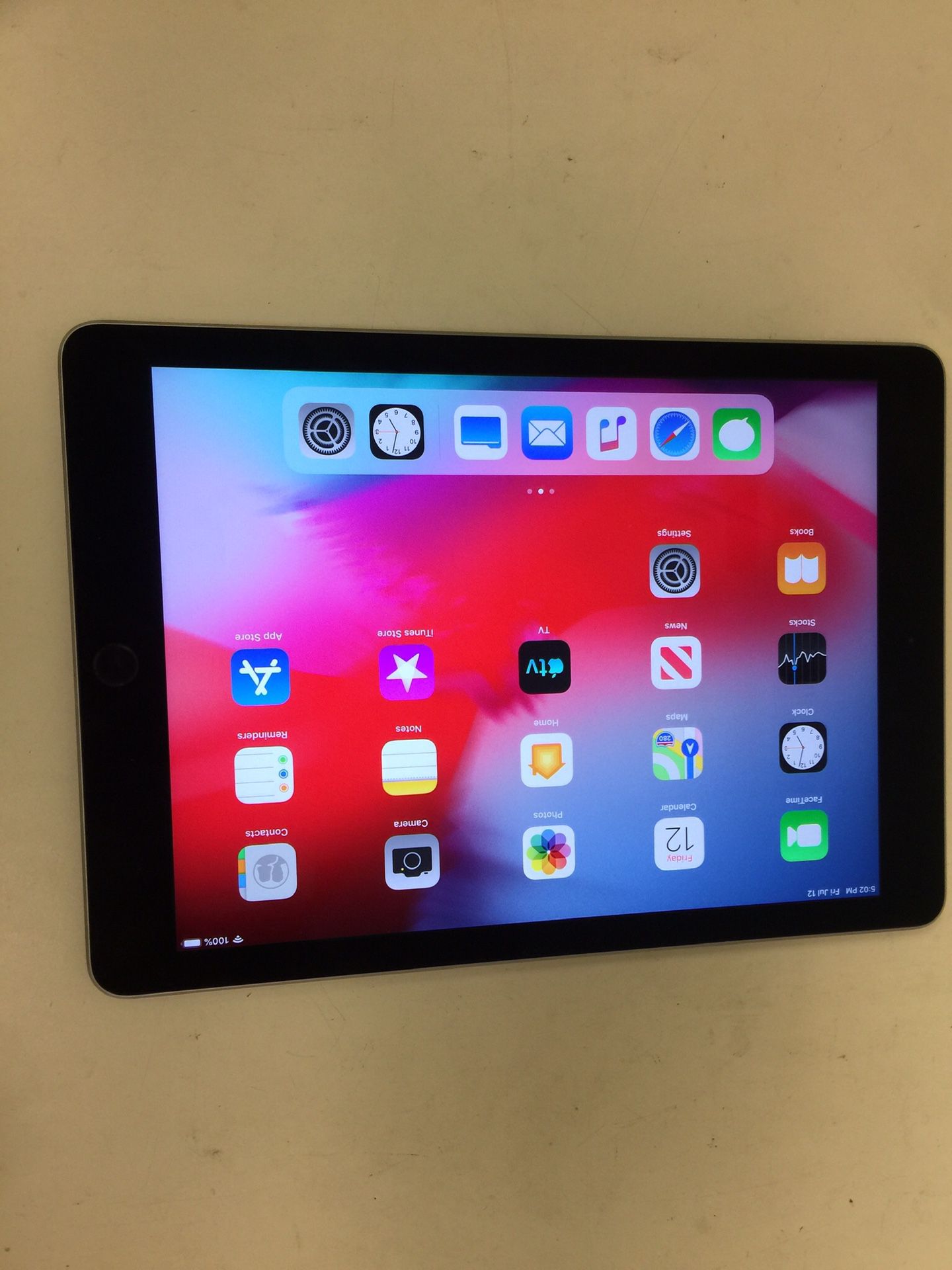 Apple ipad air 1 64gb black wifi with charger
