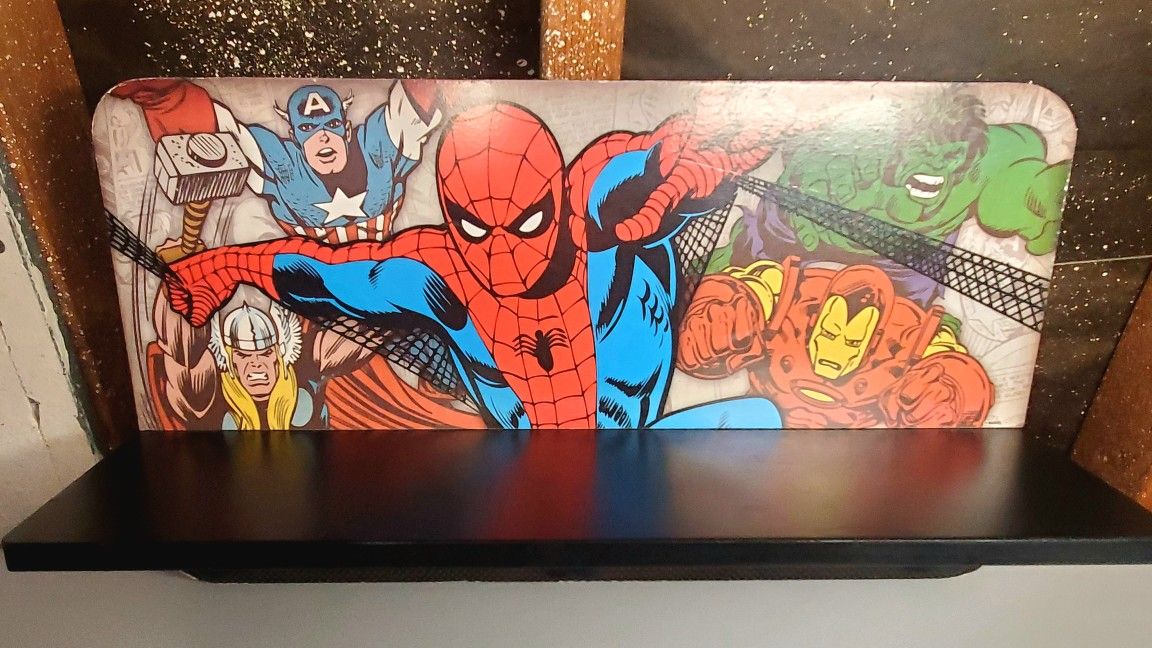 Marvel Comics Spider-Man  / Avengers Coat Hanger Wall Shelf