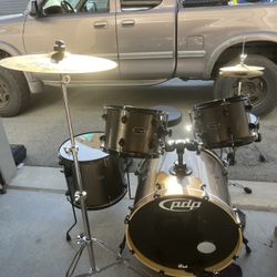 Batería Dorada  Solo Se Uso 3 Veces , 