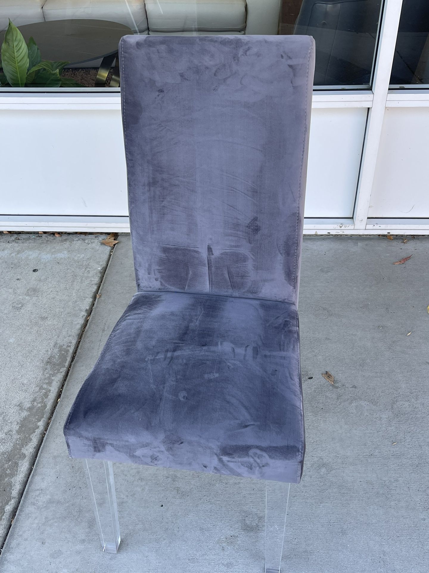 Clear legs velvet chair
